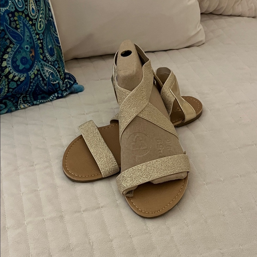 Dream Pairs Gold Crisscross Sandals